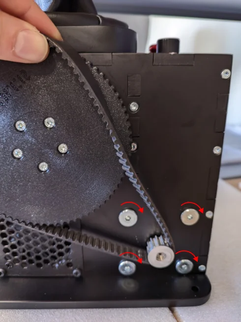 Tightening motor bolts