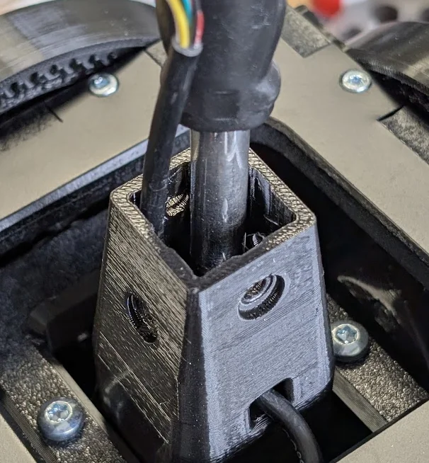 Tightening the gimbal center nut